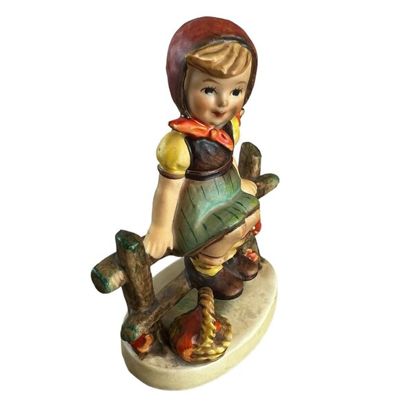 Goebel Hummel Figurine Girl Sitting On Fence #112/3/0 1938 Vintage Germany - Picture 7 of 8